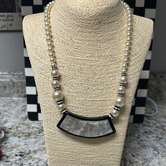 Jewelry - Elegant Abalone and Silver Tone Lee Sands (suspected-not marked) Necklace